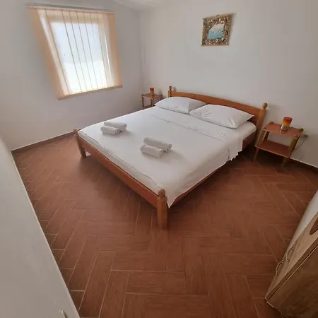Apartment By The Sea - 21649 Vir